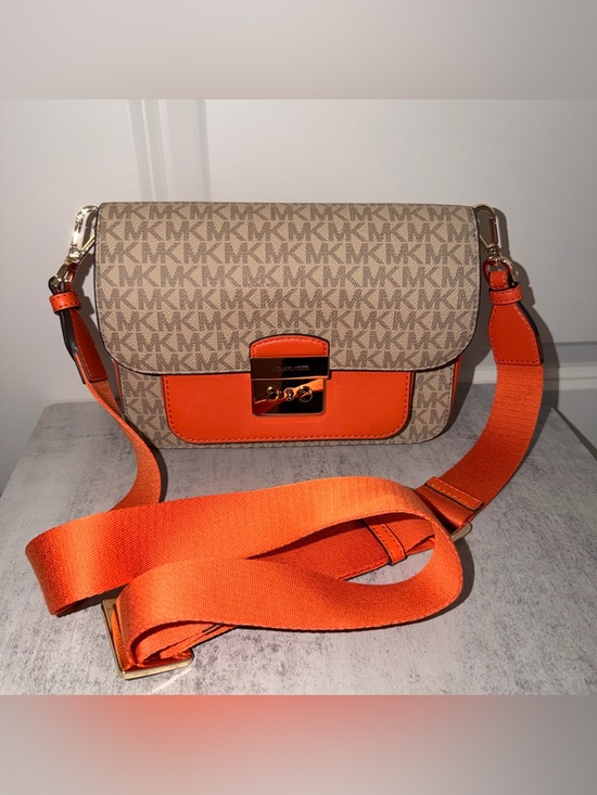 Michael Kors Handbags - Michael Kors Sloan Editor Medium Flap Messenger bag in the color Poppy